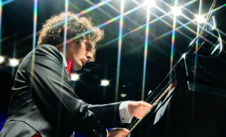 TEATRO GUAÍRA - Orquestra Sinfônica do Paraná celebra o universo de George Gershwin em concertos da Série Ouro