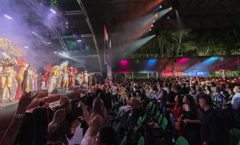 VIAJE PARANÁ - Festival de Curitiba movimentou economia, empregos, hotéis e serviços do turismo paranaense