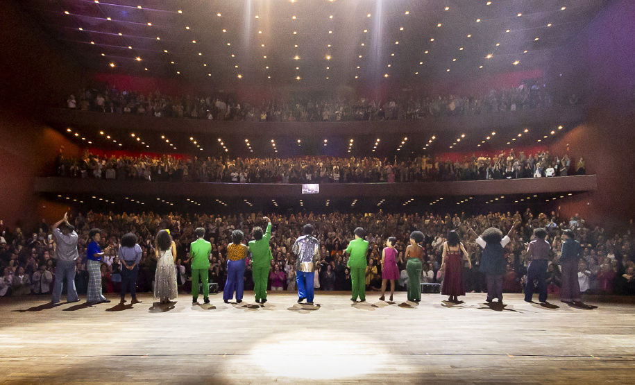 VIAJE PARANÁ - Festival de Curitiba movimentou economia, empregos, hotéis e serviços do turismo paranaense