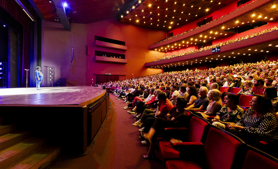 VIAJE PARANÁ - Festival de Curitiba movimentou economia, empregos, hotéis e serviços do turismo paranaense