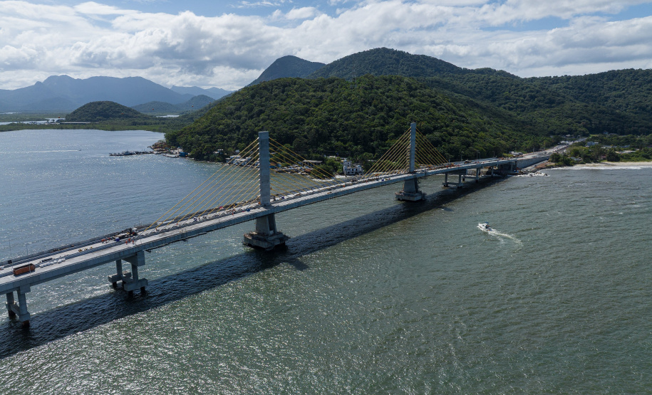 Governador Ratinho Junior anuncia entrega da Ponte de Guaratuba para 29 de abril