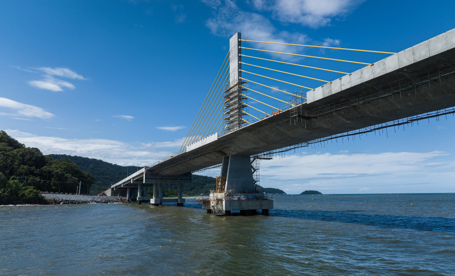 Governador Ratinho Junior anuncia entrega da Ponte de Guaratuba para 29 de abril