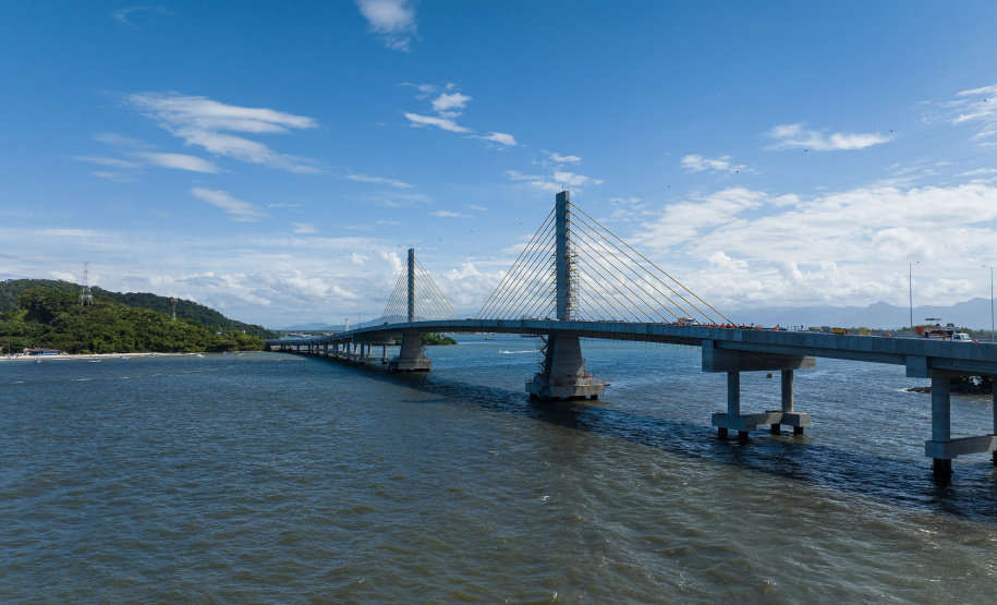 Governador Ratinho Junior anuncia entrega da Ponte de Guaratuba para 29 de abril