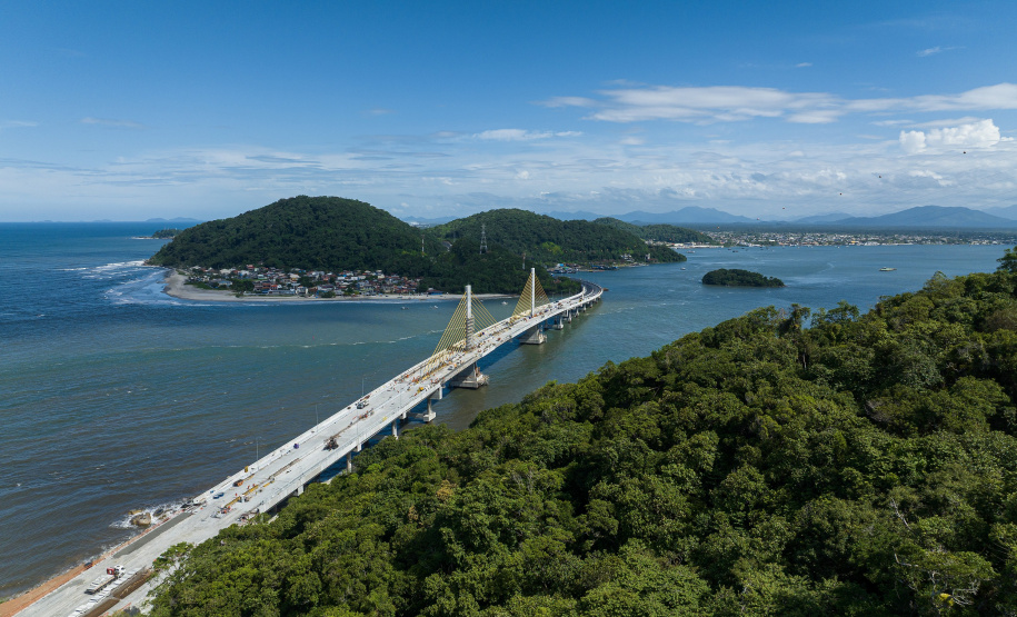 Governador Ratinho Junior anuncia entrega da Ponte de Guaratuba para 29 de abril