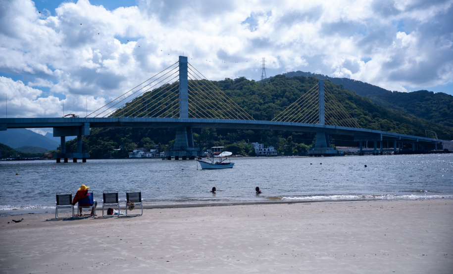 Obras da reta final da Ponte da Vitória envolvem asfalto, contador de ciclistas e sinalização