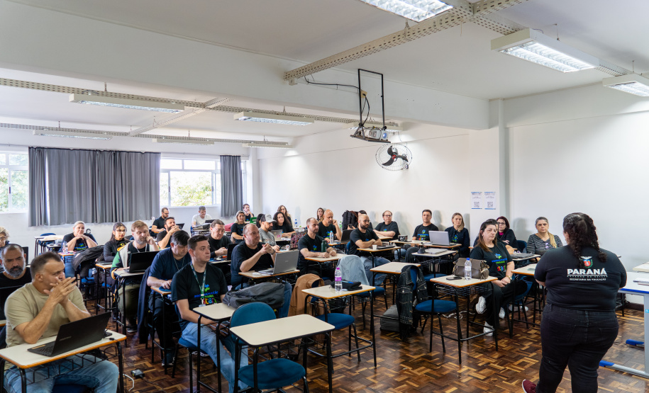 Paraná forma embaixadores da programação para fortalecer ensino de tecnologia nas escolas