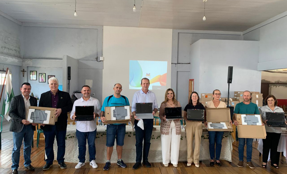 SETI - Governo do Paraná reforça formação de professores de Cantagalo com cursos de educação digital