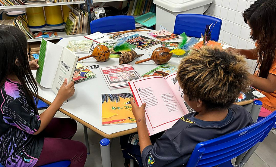 SEED - Paraná lidera acesso a bibliotecas e rede estadual revela acervos com obras raras do início do século XX
