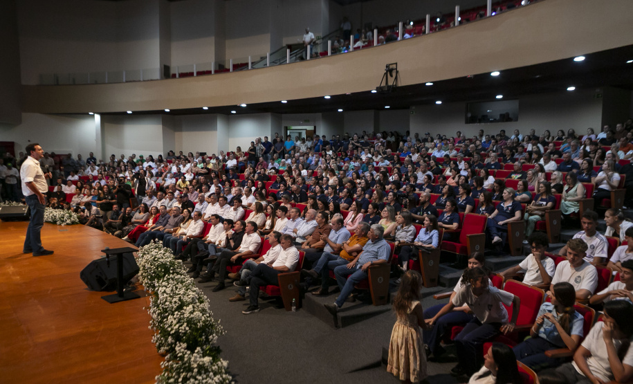 ASSIS CHATEAUBRIAND - PAVIMENTAÇÃO