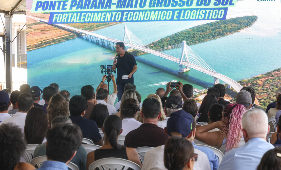 A expansão das conexões interestaduais também avança no Noroeste. O Governo do Estado articulou a construção de um anteprojeto para uma ponte sobre o Rio Paraná, ligando Porto São José, em São Pedro do Paraná, a Taquarussu (MS).