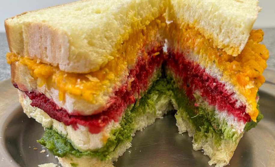 Com 1,5 milhão de refeições por dia, Fundepar disponibiliza livro para qualificar merenda