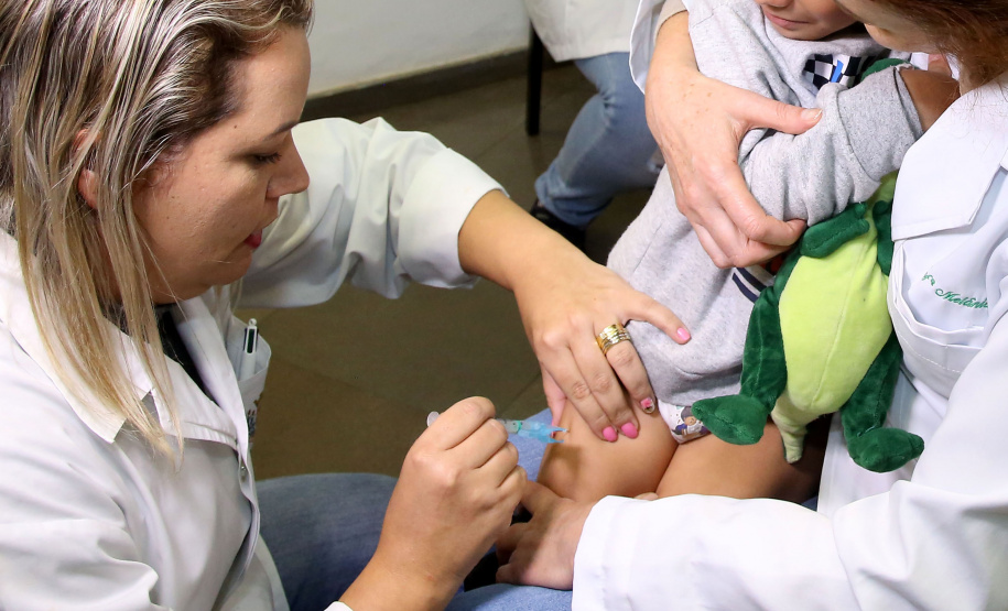 ​Paraná mantém alta cobertura vacinal contra meningite e reforça importância da imunização infantil