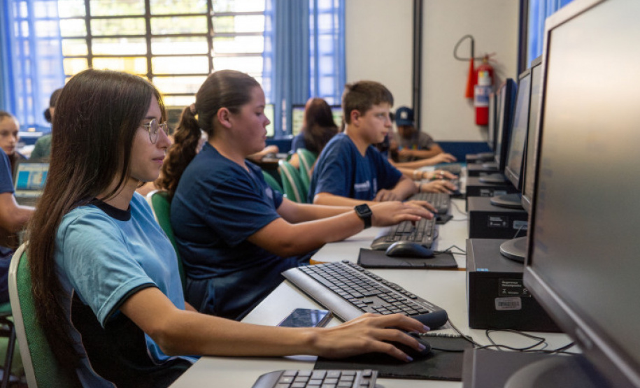 Educação prorroga até 30 de abril cadastro de estudantes na Carteira de Trabalho Digital