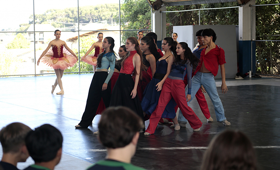 Escola de Dança Teatro Guaíra faz primeira apresentação de 2026 do projeto Guaíra para Todos