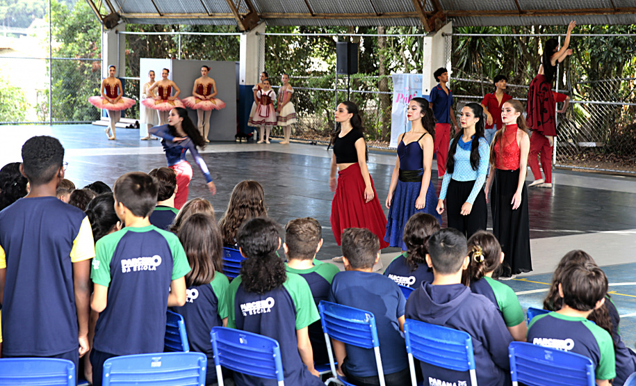 Escola de Dança Teatro Guaíra faz primeira apresentação de 2026 do projeto Guaíra para Todos