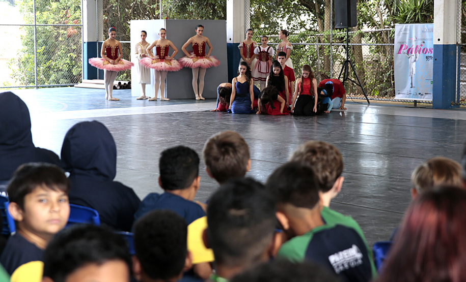 Escola de Dança Teatro Guaíra faz primeira apresentação de 2026 do projeto Guaíra para Todos