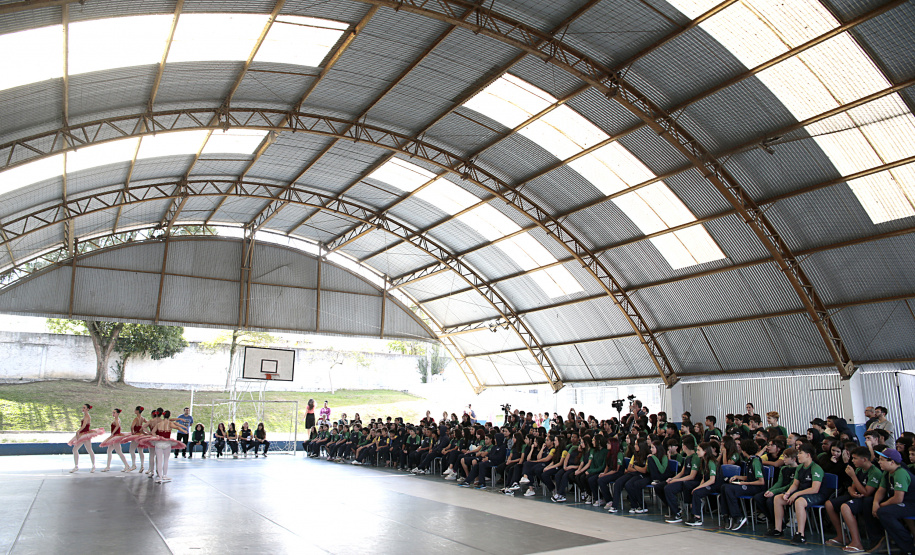 Escola de Dança Teatro Guaíra faz primeira apresentação de 2026 do projeto Guaíra para Todos