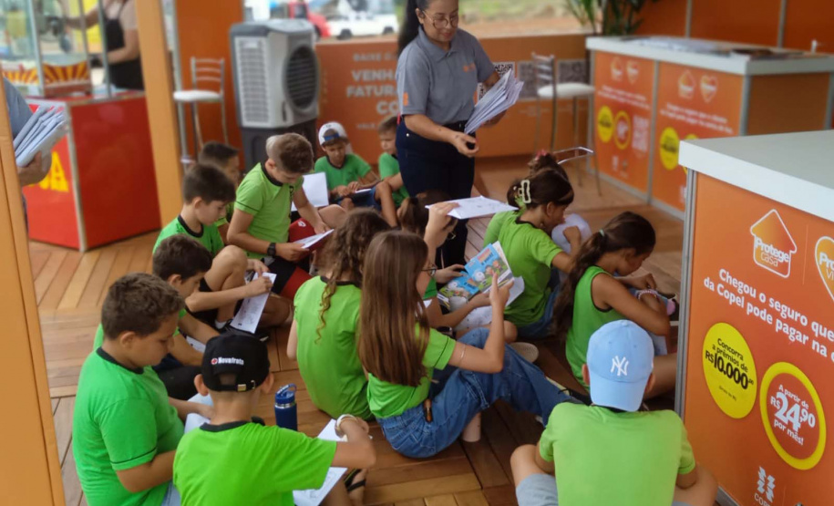 Em feiras agropecuárias, Copel orienta mais de 8 mil estudantes sobre o uso consciente de energia