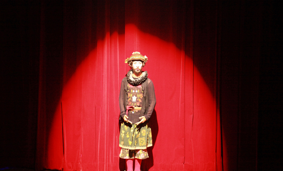 G2 Cia de Dança lota teatro e emociona público em Francisco Beltrão