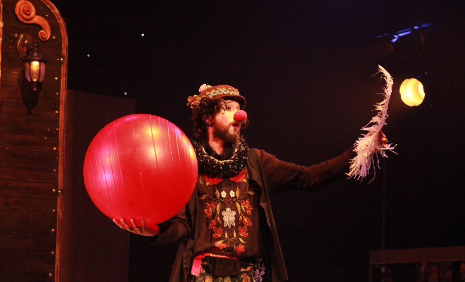 G2 Cia de Dança lota teatro e emociona público em Francisco Beltrão