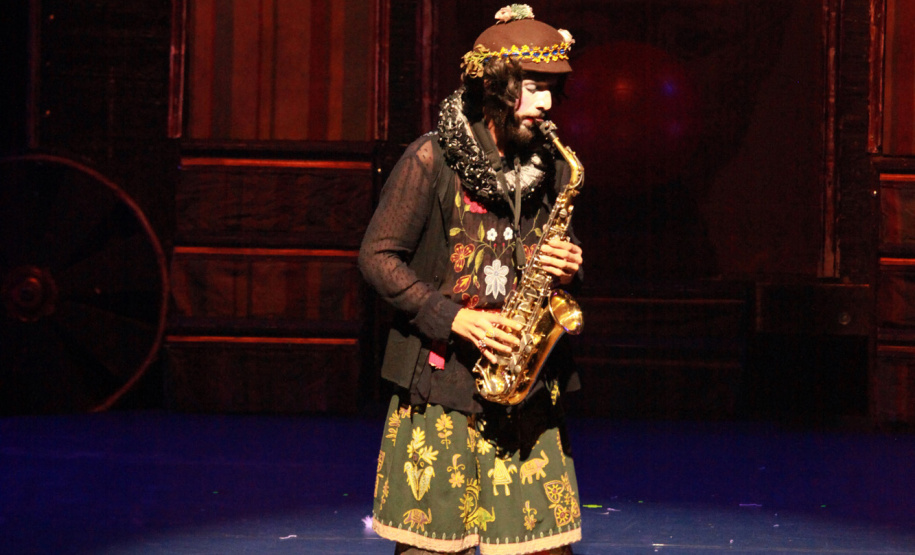 G2 Cia de Dança lota teatro e emociona público em Francisco Beltrão