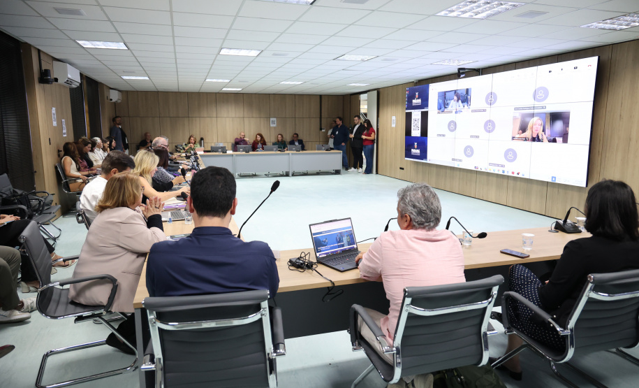 Governo do Paraná recebe Banco Mundial para confirmar resultados do Paraná Eficiente e avançar no programa