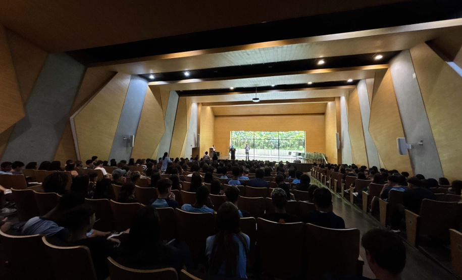 Alunos do Instituto de Educação de Paranaguá retornam às aulas presenciais