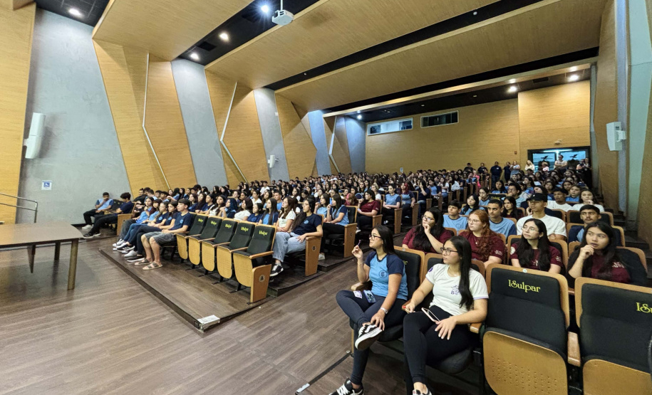 Alunos do Instituto de Educação de Paranaguá retornam às aulas presenciais