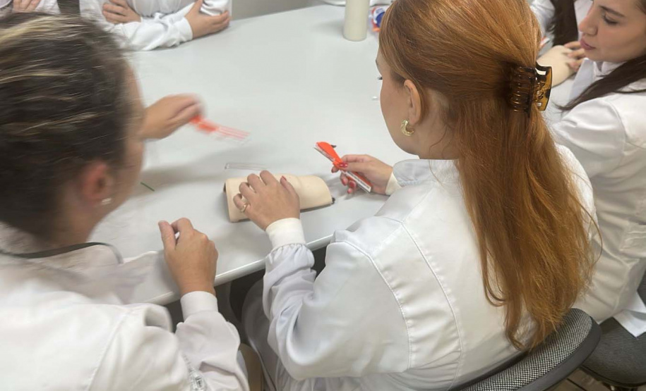 Implante contraceptivo chega a quase 2 mil mulheres no Paraná em 2026 e Paraná amplia capacitação de profissionais