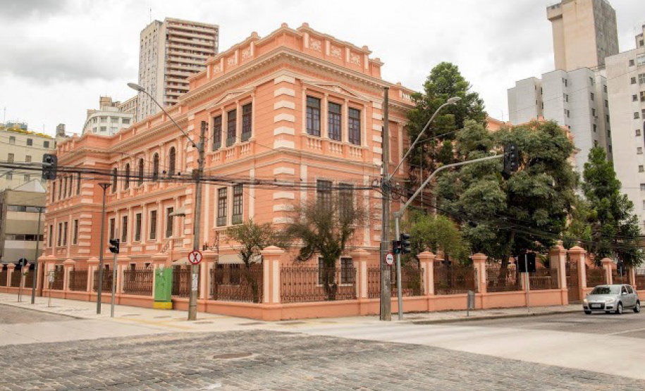 SEED - Instituto de Educação do Paraná chega aos 150 anos formando professores e preservando sua história