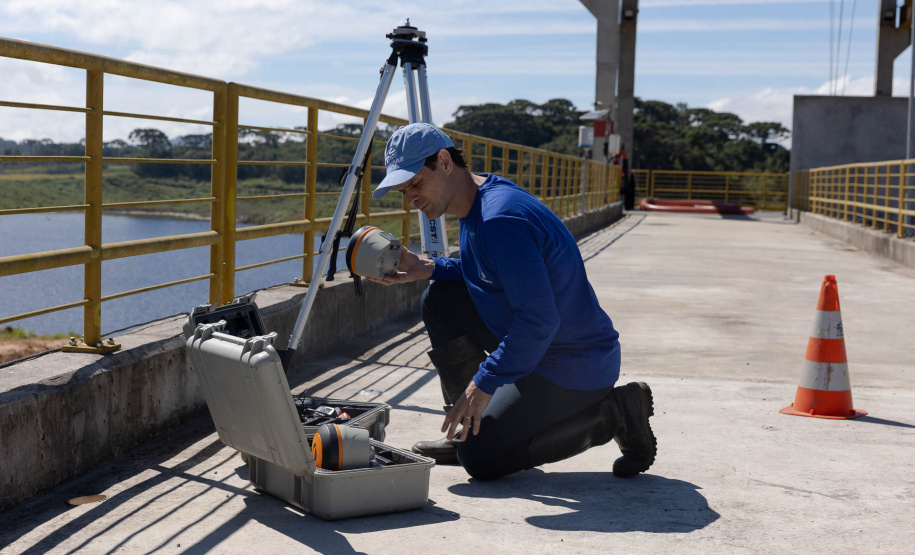 Sanepar usa drone e barco autônomo para garantir eficiência na represa do Miringuava