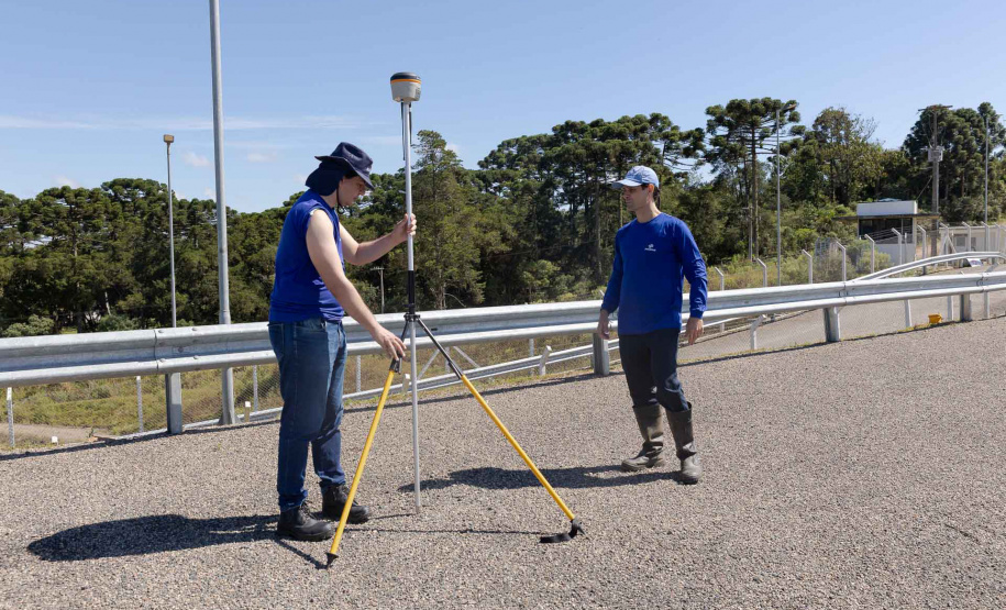 Sanepar usa drone e barco autônomo para garantir eficiência na represa do Miringuava