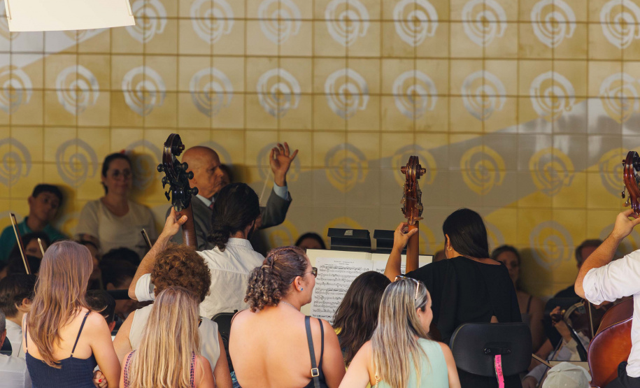 Recorde de público: mais de 3 mil pessoas acompanham concerto da série “Mostly Mozart 2 ” da Orquestra Sinfônica do Paraná no MON