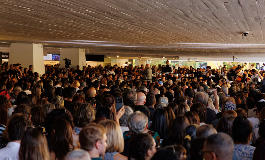 Recorde de público: mais de 3 mil pessoas acompanham concerto da série “Mostly Mozart 2 ” da Orquestra Sinfônica do Paraná no MON
