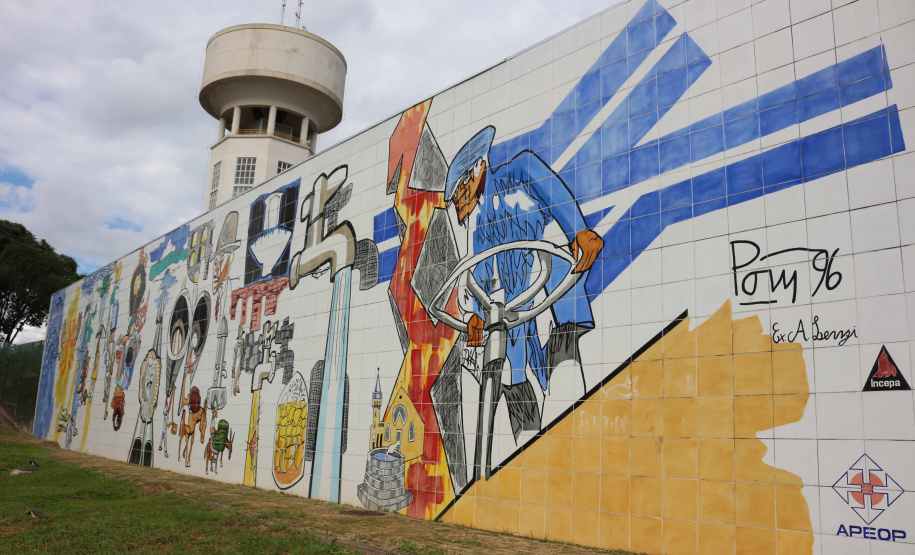 Em Curitiba, Painel de Poty Lazzarotto sobre o saneamento completa 30 anos