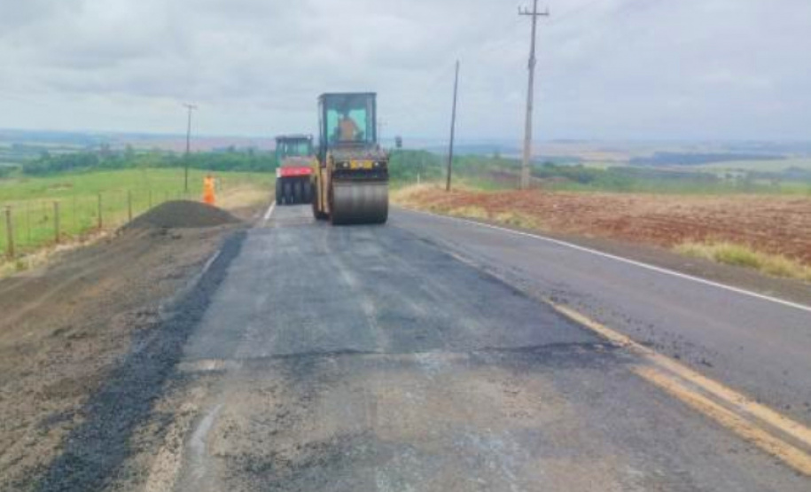 Conservação da PR-082 em São João do Ivaí