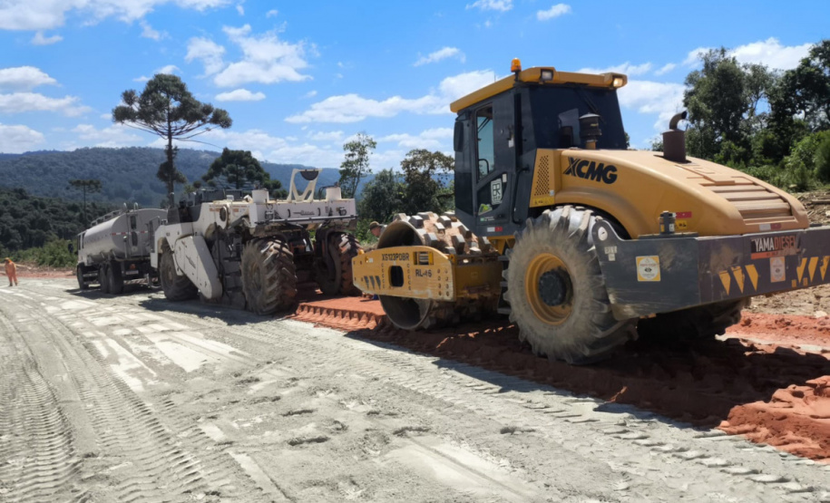 Pavimentação da PR-092 em Doutor Ulysses
