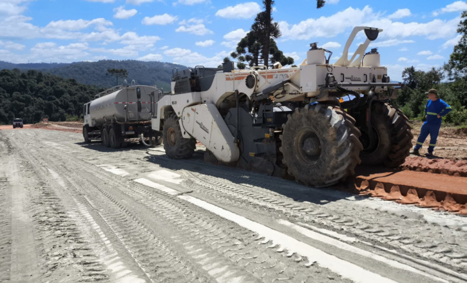 Pavimentação da PR-092 em Doutor Ulysses