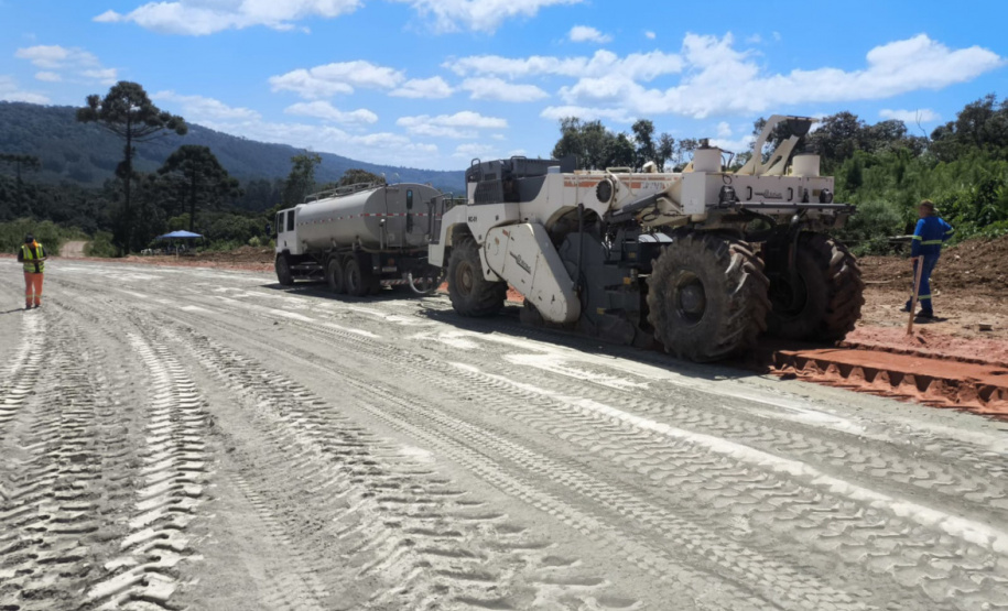Pavimentação da PR-092 em Doutor Ulysses