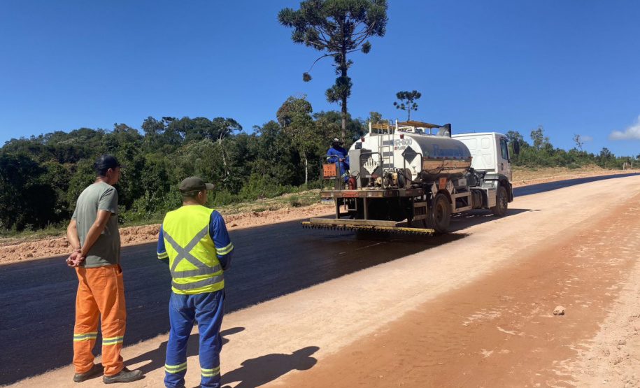 Pavimentação da PR-092 em Doutor Ulysses