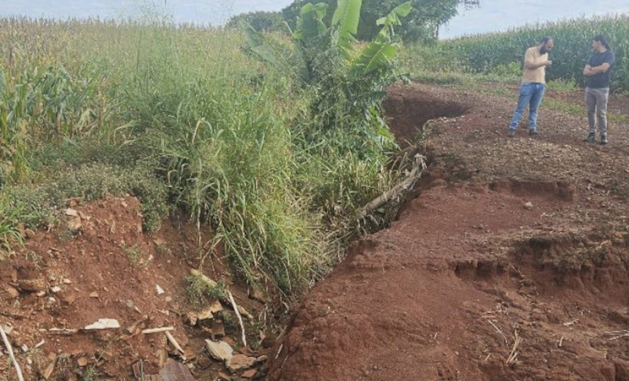 Erosão na PR-552 em Ourizona