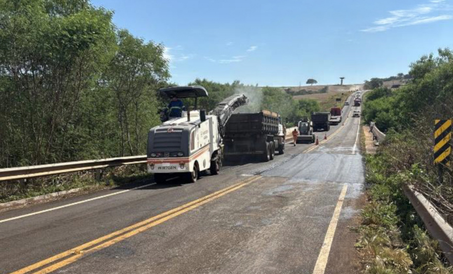 Conservação na PR-650 entre Godoy Moreira e São João do Ivaí