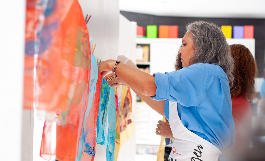 MON promove atividade para público 60+ inspirada na 36ª Bienal de São Paulo