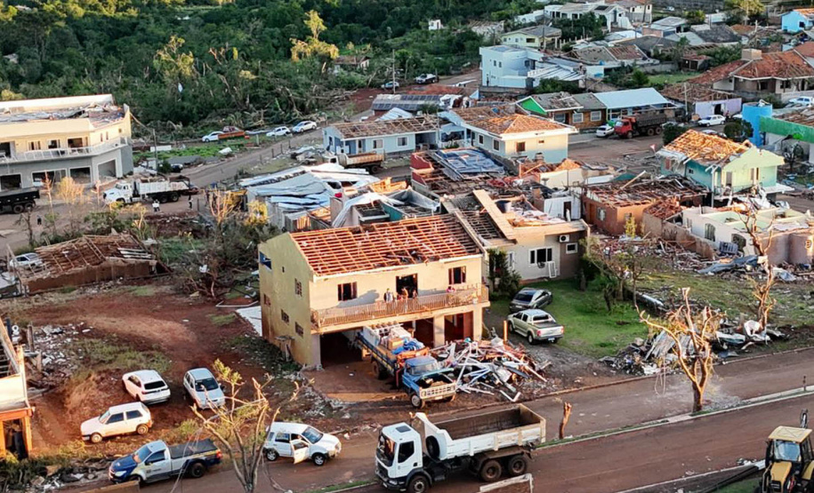 Paraná reforça preparo contra desastres e projeta R$ 350 milhões para resposta a emergências climáticas