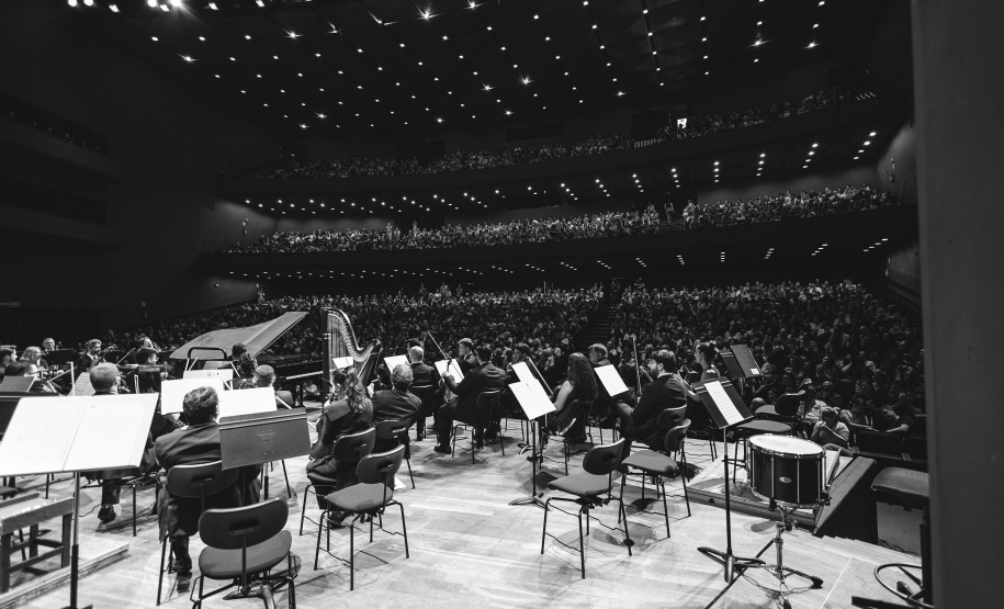 TEATRO GUAÍRA - Orquestra Sinfônica do Paraná celebra o universo de George Gershwin em concertos da Série Ouro