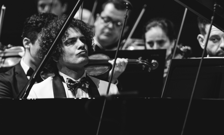 Primeiro dia de concerto do “Festival Gershwin" da Orquestra Sinfônica do Paraná lota o Guairão