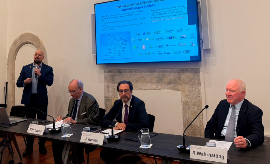 Fundação Araucária lança programas Ganhando o Mundo da Ciência e Interconexões Paraná-Catalunha durante missão em Barcelona