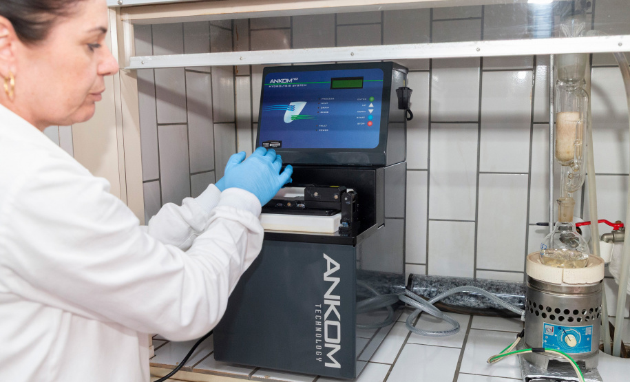 Com equipamentos analíticos especializados, Tecpar aprimora análises de alimentação escolar