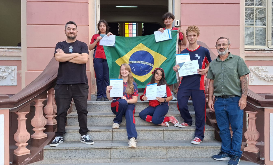SEED - Em quatro anos, projeto-piloto com alunos da rede estadual soma mais de 400 medalhas conquistadas em olimpíadas do conhecimento