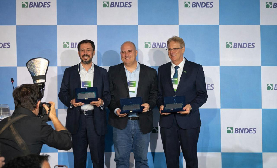 BRDE conquista 1º lugar em premiação do BNDES entre bancos de desenvolvimento e agências de fomento